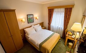 Usta Park Hotel